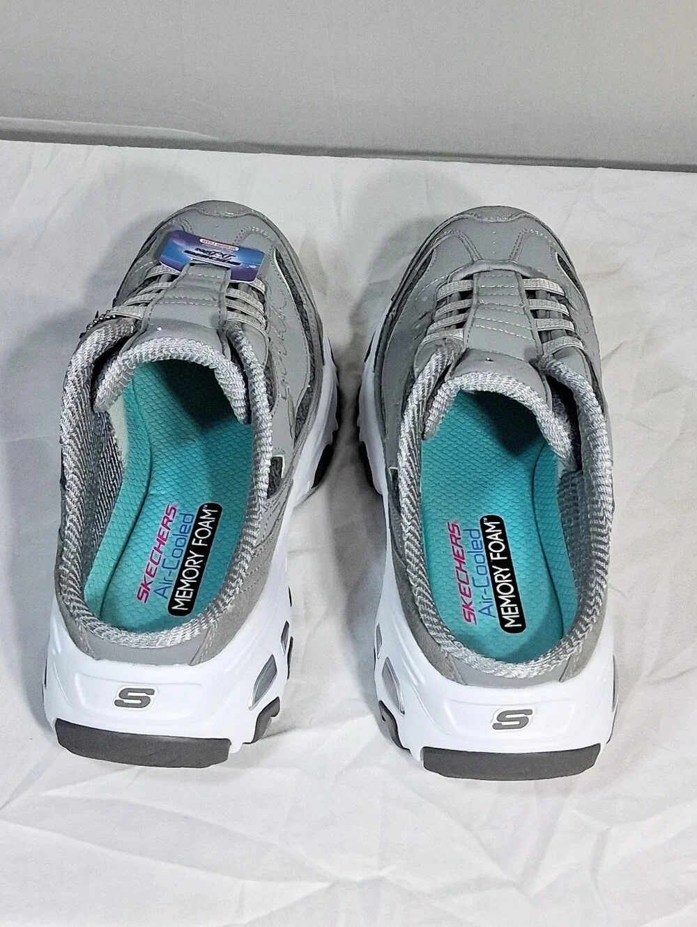 Women's Sporty Grey & White Skechers Size 11 D'Lites NWT Air Cooled Memory Foam